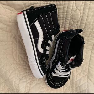 Toddler size 6 high top vans sk8 high shoe